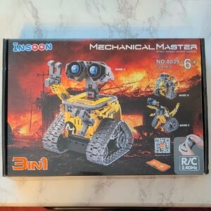 Mechanical Master 3-in-1 RC Robot - Vibrant Yellow